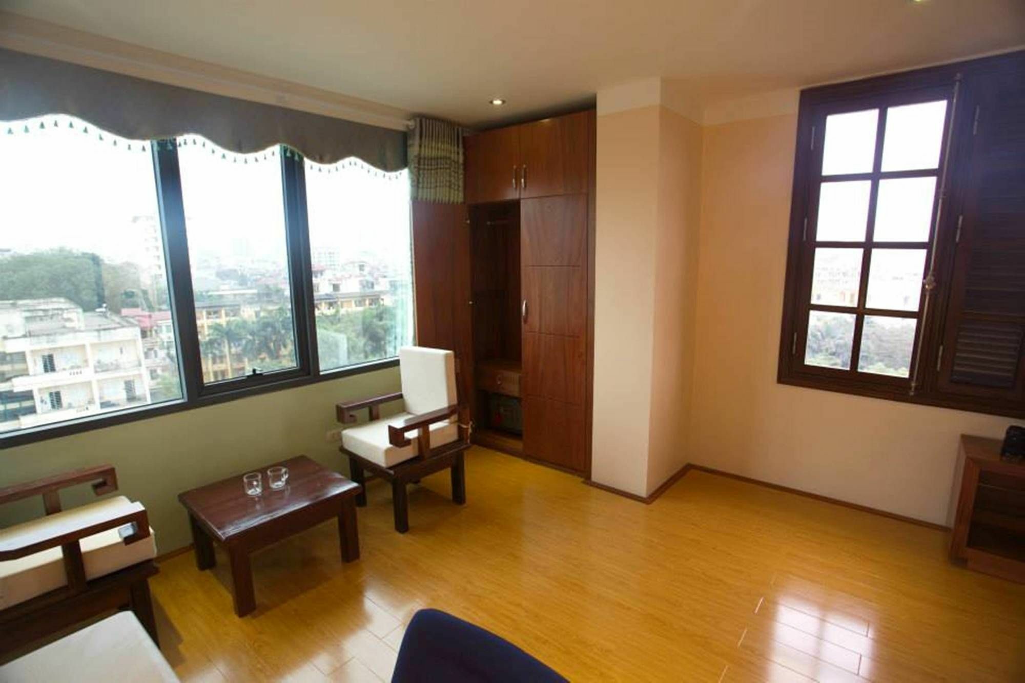 Poonsa Nguyen Phong Sac Leilighet Hanoi Eksteriør bilde